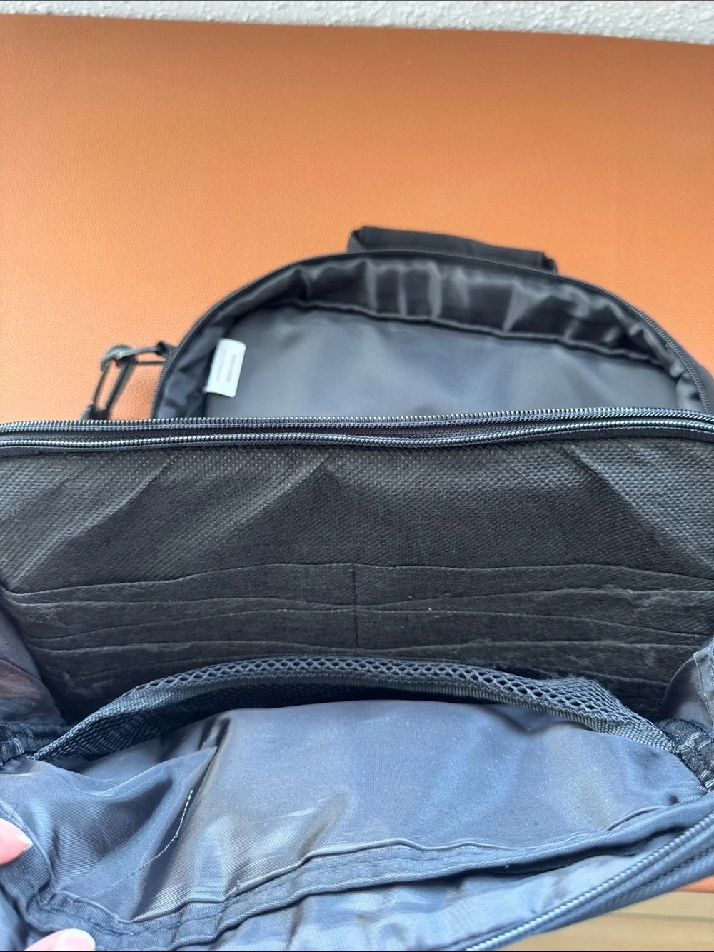 Targus compact messenger